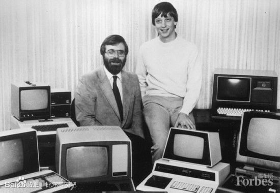 微软联合创始人比尔·盖茨和保罗·艾伦重拍1981年经典照片